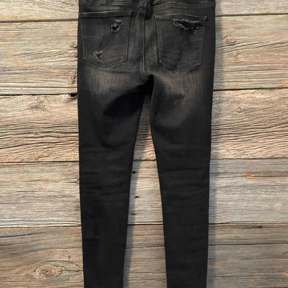 American Eagle Hi Rise Distressed Jeggings - Picture 2 of 5